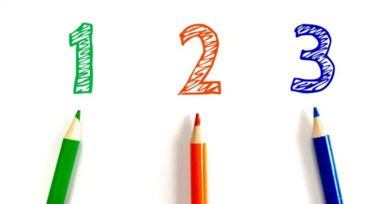 色鉛筆と１２３と書かれた数字